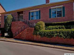 22 Saint James Sq SE, Huntsville, AL 35801