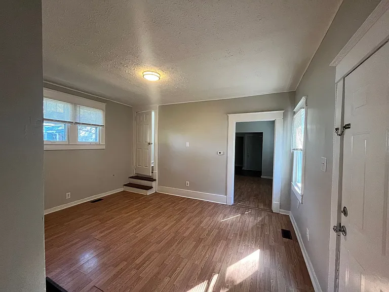 3122 W Kentucky St — Photo 5