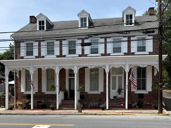 84 W Main St, Adamstown, PA 19501