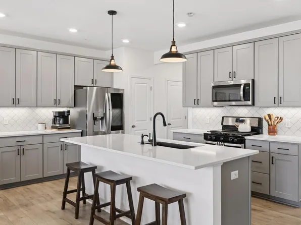 5346 94th Ln N, Brooklyn Park, MN 55443