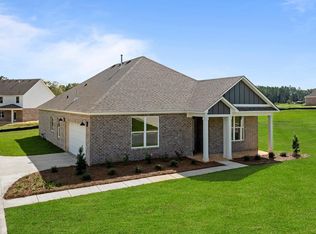 497 Golden Oaks Cir, Dothan, AL 36301