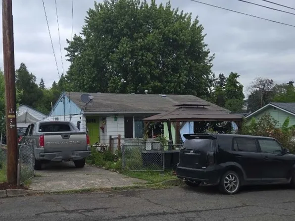 665 NE Craig St, Myrtle Creek, OR 97457