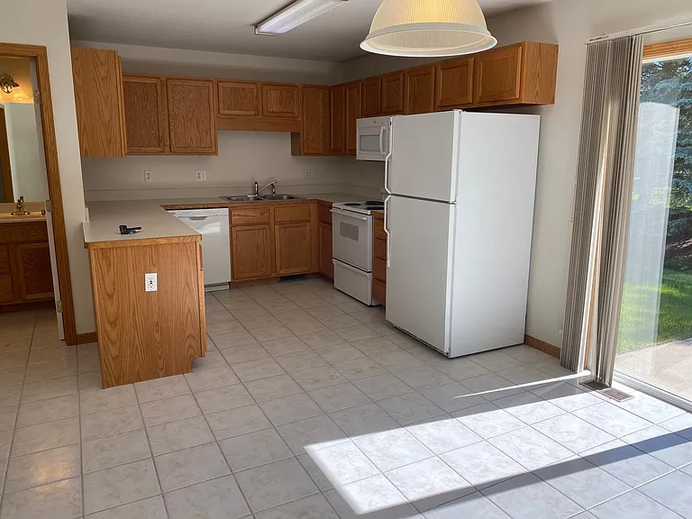 6214 Elliott Ct — Photo 5