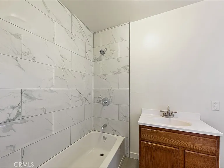 15329 S Paramount Blvd — Photo 23