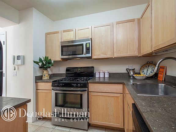 3rd image of 163 Saint Nicholas Ave APT 2H