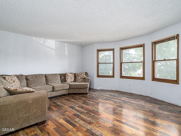 3rd image of 610 3rd St