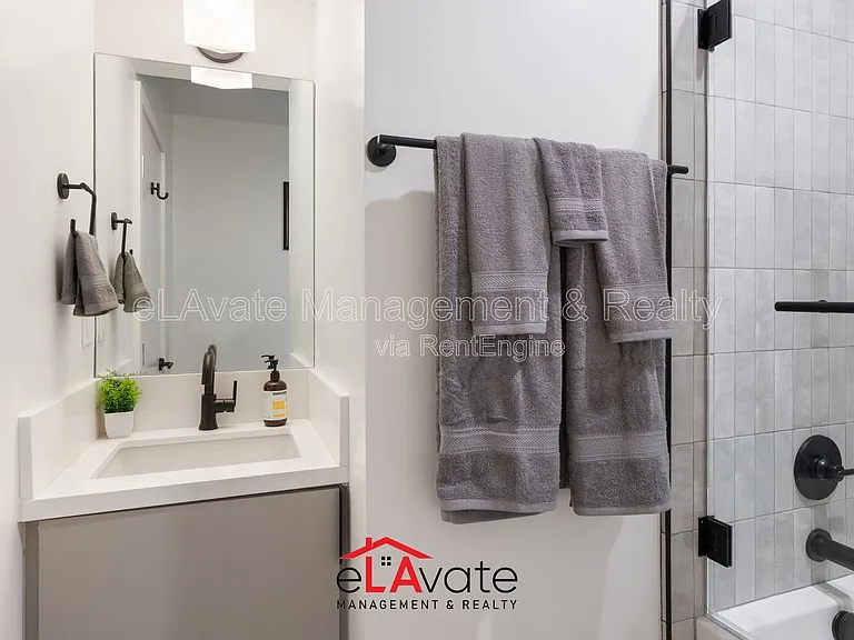 1035 N Serrano Ave #3 — Photo 15