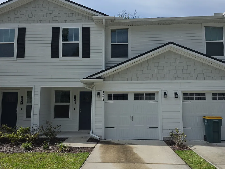 1728 Cocoanut Rd