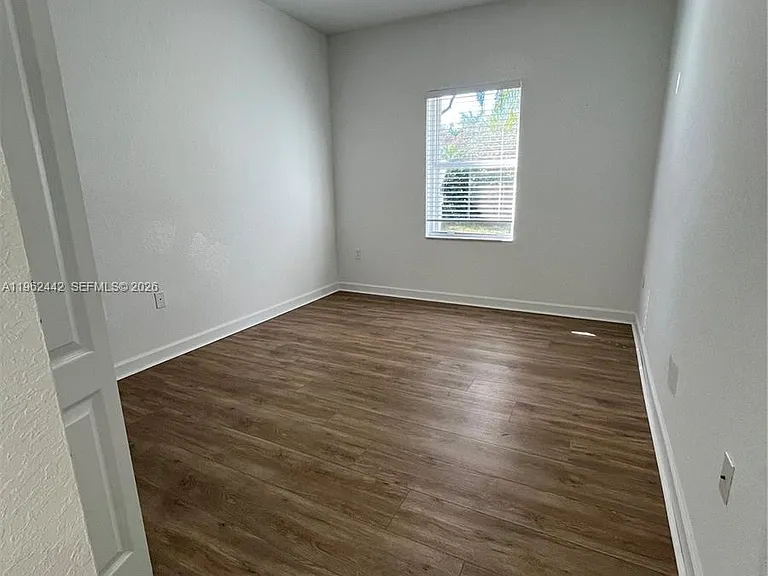238 NE 31st Ave — Photo 5