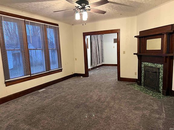 3rd image of 613 Dubois St