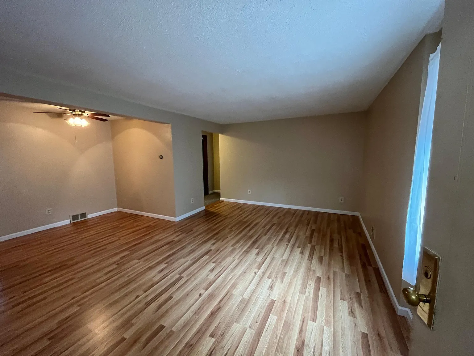 2 bed, 900 sqft, $1,495 — Photo 2