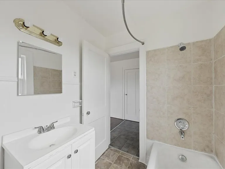 3970 Vine St #7 — Photo 4