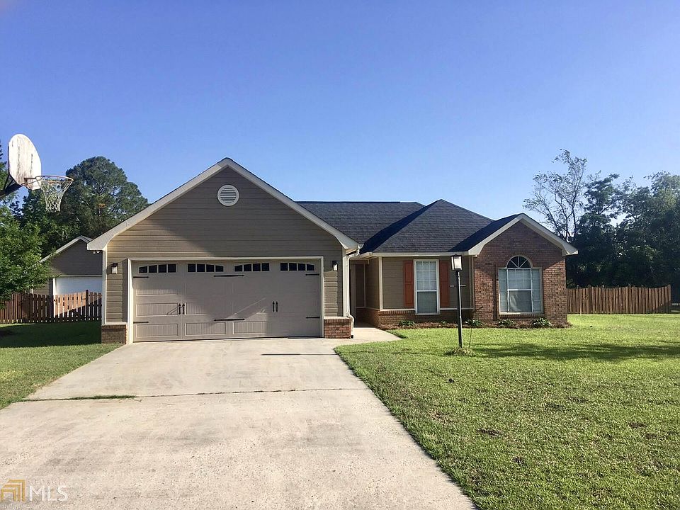 1st image of 105 Quail Hollow Dr
