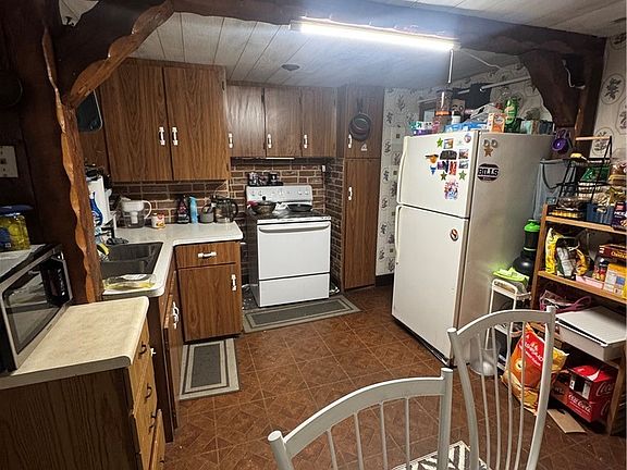 2nd image of 200 Callodine Ave