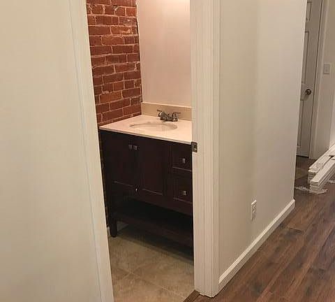 1st Floor 1/2 Bath