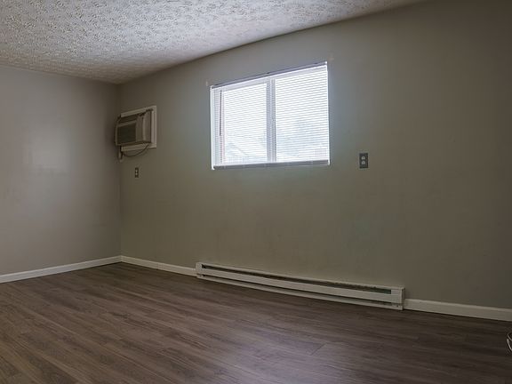 2nd image of 606 S College Ave