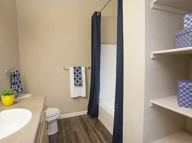 DAVINCI APARTMENTS — Photo 15