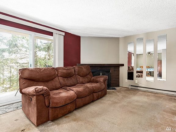 4th image of 91 SE 11th Ave APT 204