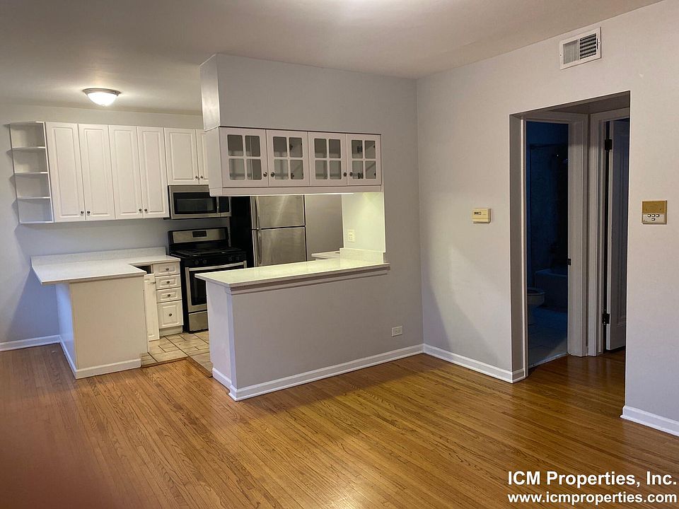 1st image of 3710 N Sheffield Ave #204