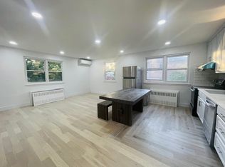 6053 84th St FLOOR 2, Middle Village, NY 11379