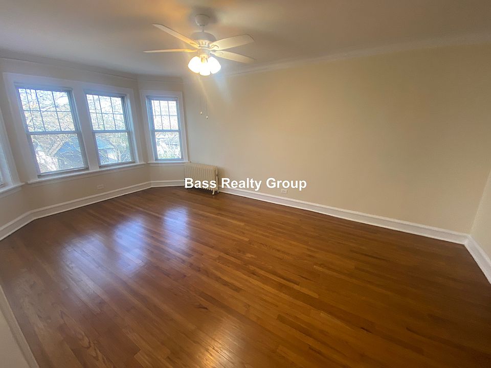 1st image of 914 Crain St APT 3S