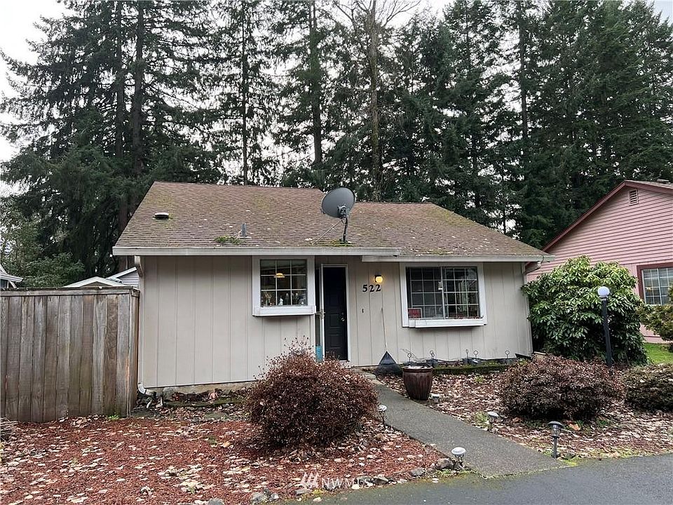 1st image of 522 Malibu Dr SE