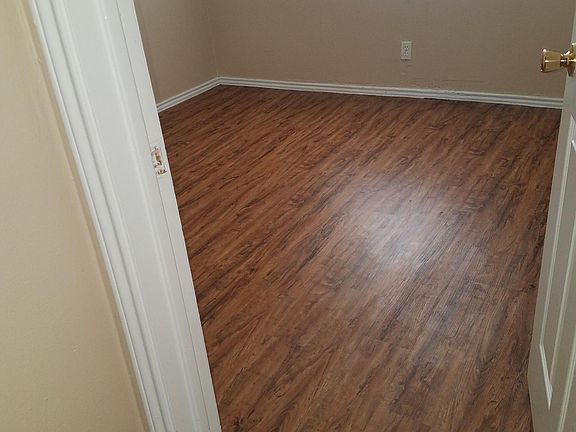 4th image of 5236 Meadow Fld APT 2