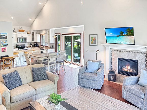 4th image of 2780 Arbor Dr Unit 1402