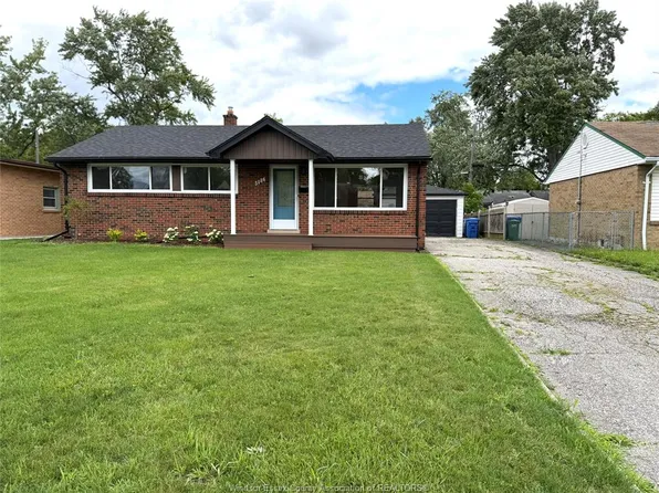 3186 Mark Ave, Windsor, ON N9E 2W8