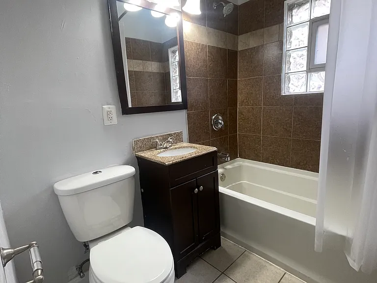 2881 E 77th St #1 — Photo 8