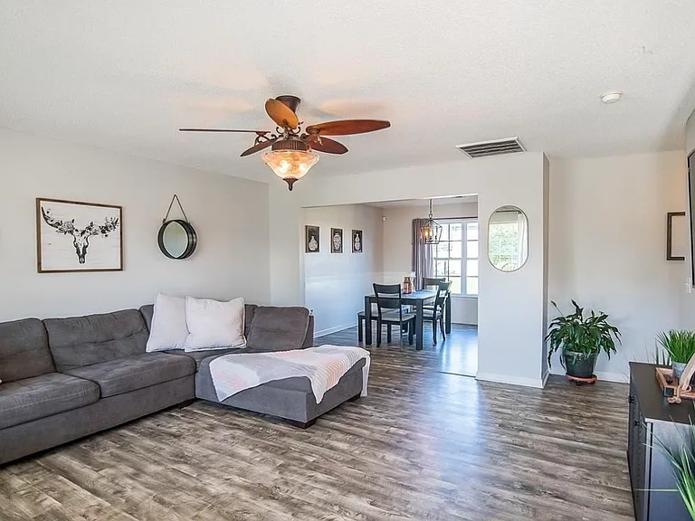 456 Candleglow Dr — Photo 4
