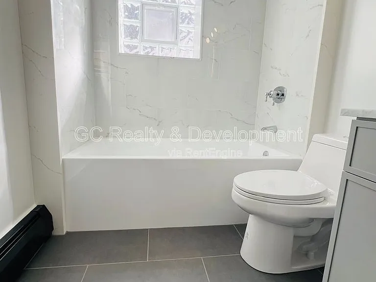 3408 N Greenview Ave #2 — Photo 8