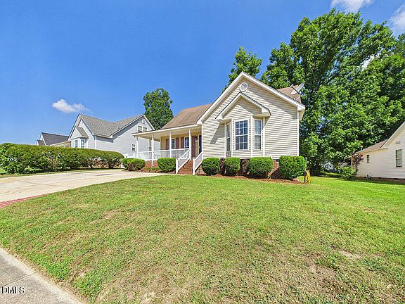 2nd image of 2301 Lockwood Folly Ln