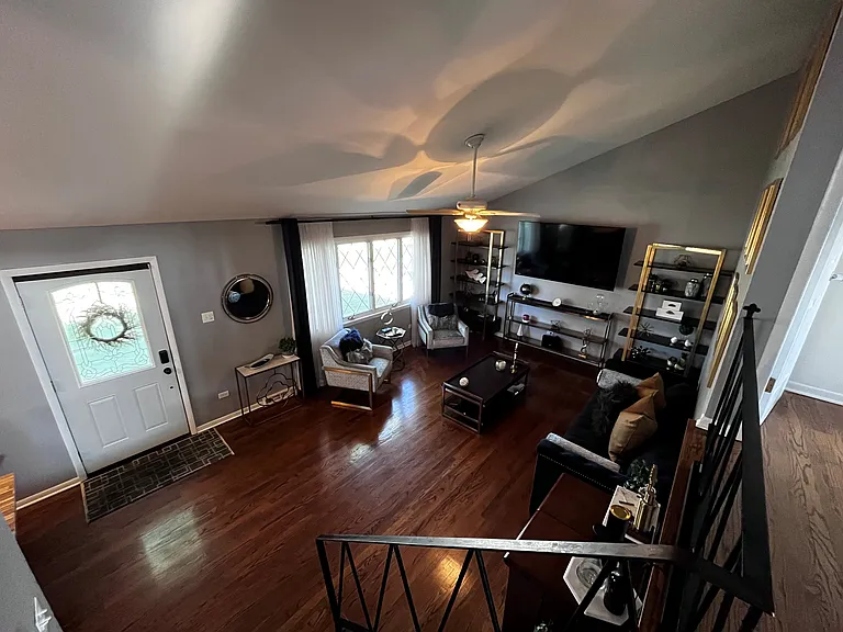 12200 S Harding Ave — Photo 5