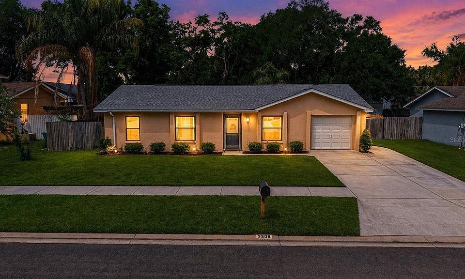 1st image of 3208 Acapulco Dr
