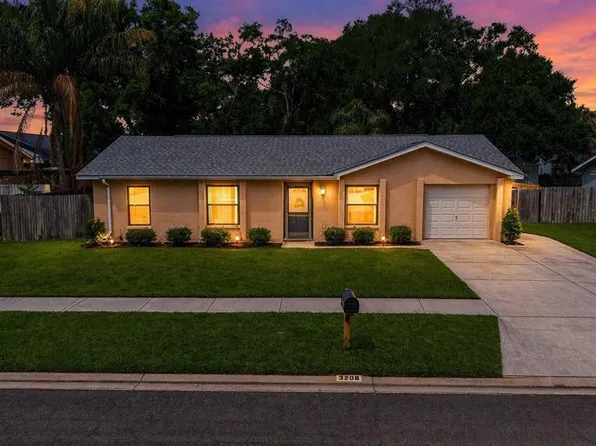 3208 Acapulco Dr, Riverview, FL 33578