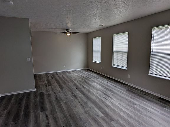 3rd image of 871 Kerns Dr NE APT C