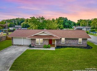 1502 27th St, Hondo, TX 78861