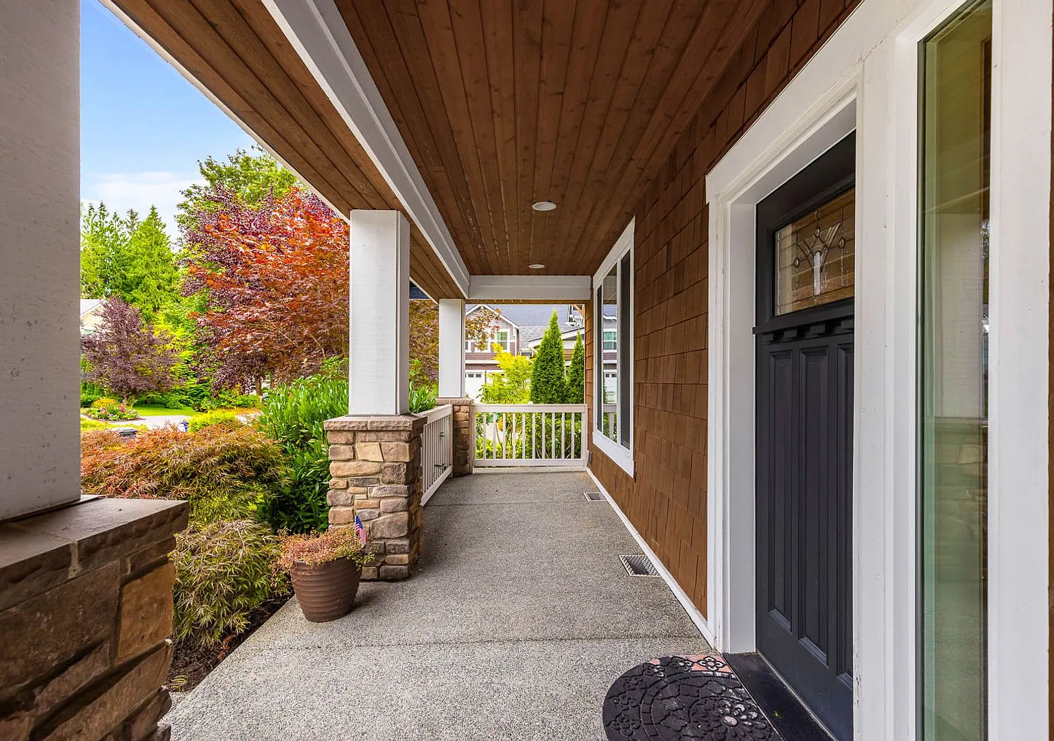 Spacious 5-Bedroom Home with Loft in Beautiful Carnation — Photo 3