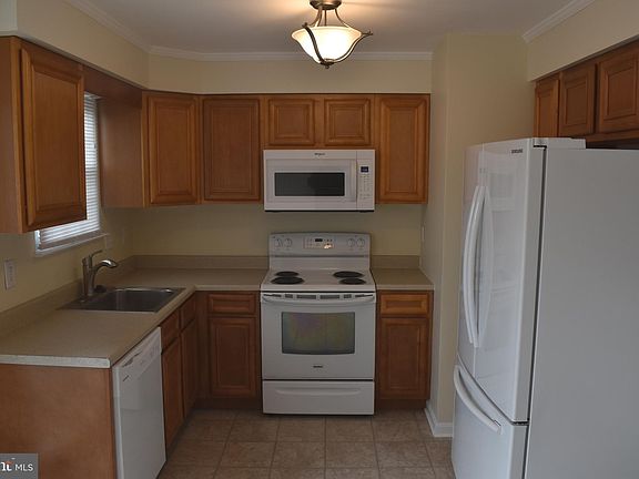 4th image of 407 Barley Dr