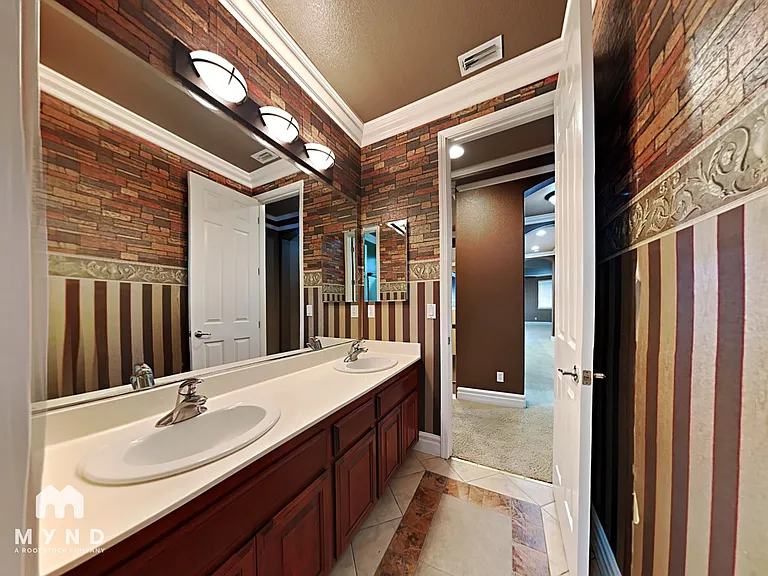 9351 Palmerson Dr — Photo 43