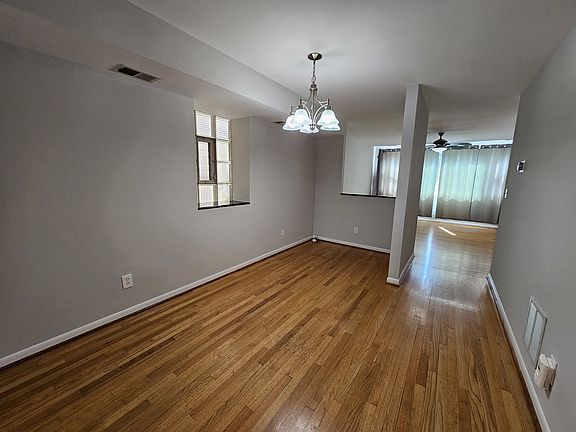 4th image of 1140 W Barry Ave #1