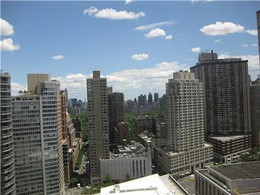 Sold by RELO REDAC INC. | media 20
