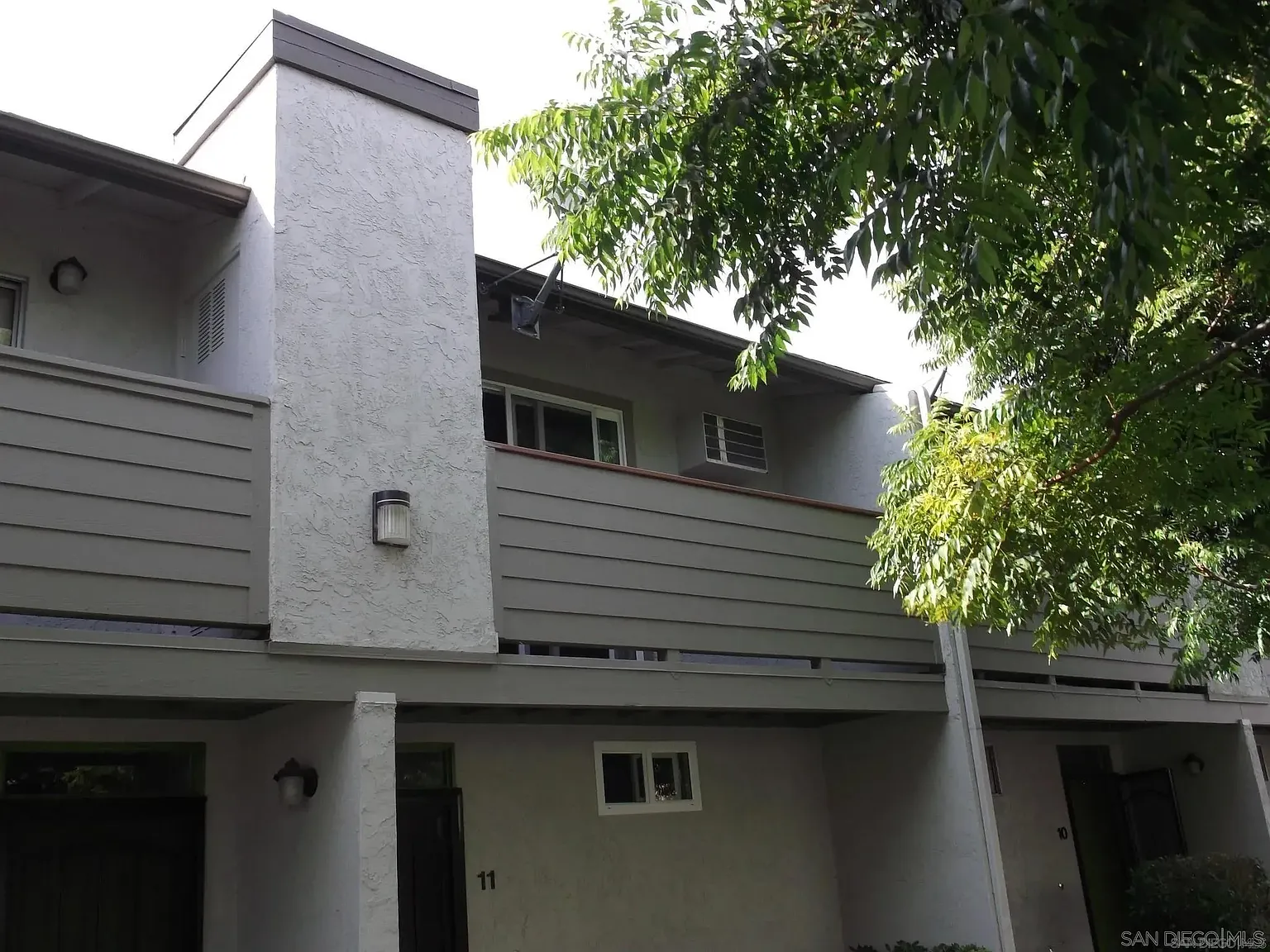 2 bed, 1.5 bath, 900 sqft, $2,595 — Photo 3