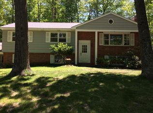 6 Forest Rd, Essex Jct, VT 05452