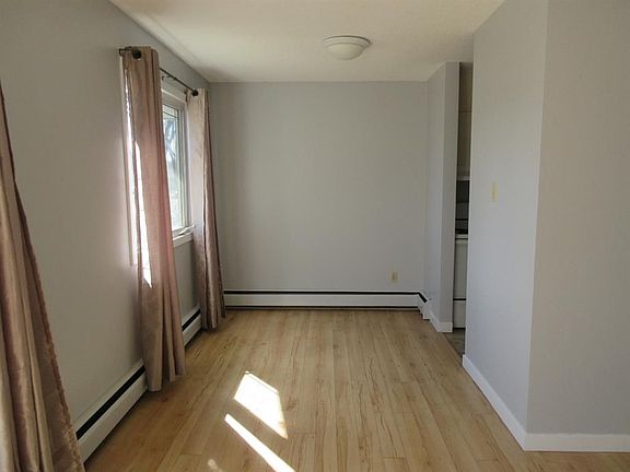 3rd image of 4728 47th St #1