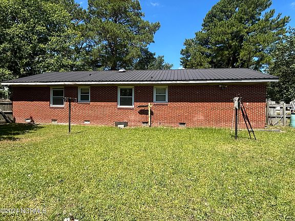 5th image of 411 Croom Drive