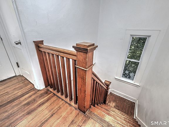 5th image of 31 Winthrop St