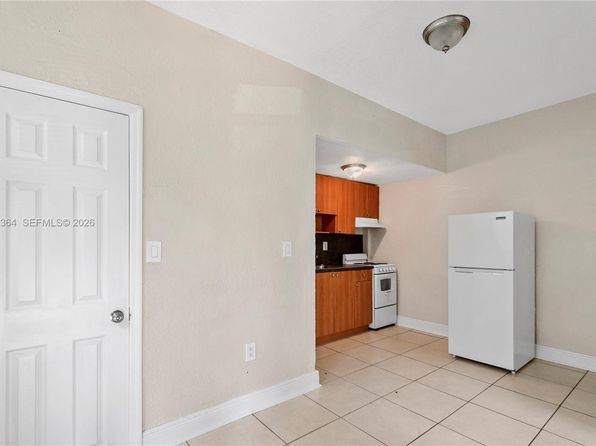 50 NW 79th St APT 2