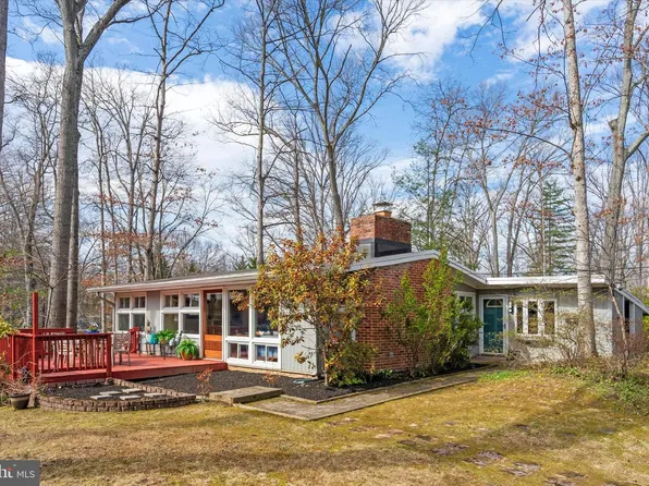 3408 Hartwell Ct, Falls Church, VA 22042